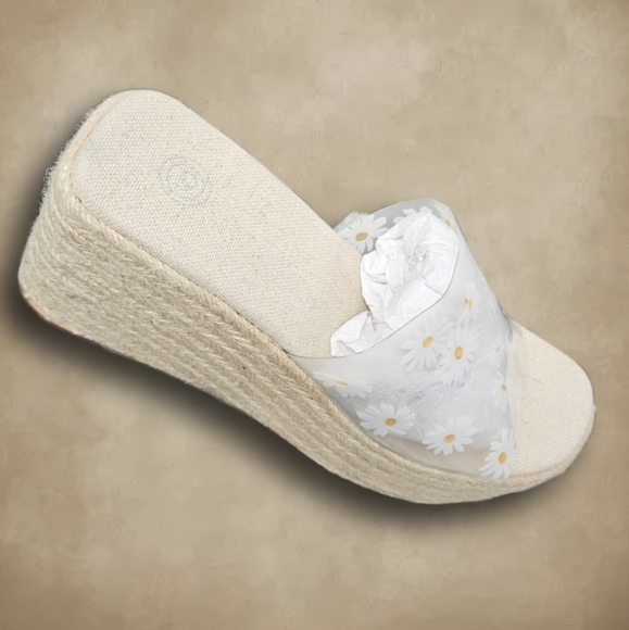NWOT/ UO Solano Daisy Espadrille Wedge Size 10 - Picture 2 of 6